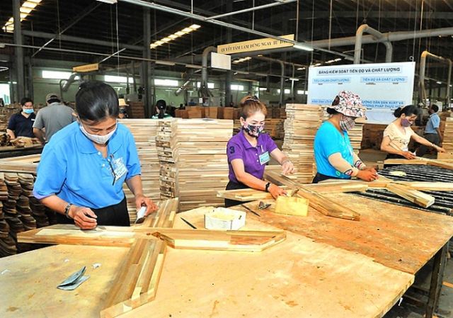 Input materials are a big challenge for the wood industry. Photo: Industry and Trade Newspaper